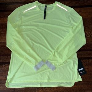 Men’s Lululemon shirt and shirt set